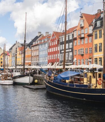 A beautiful view of the port and the colorful buildings captured in Copenhagen, Denmark